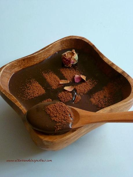 Crema de Chocolate con Aroma de Rosas