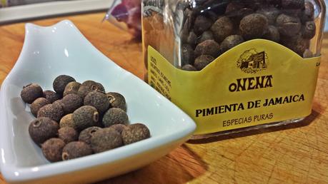 Chuletas de Lechal Marinadas a la Parrilla con Flor de Berenjena en Dos Texturas