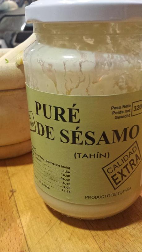 Chuletas de Lechal Marinadas a la Parrilla con Flor de Berenjena en Dos Texturas