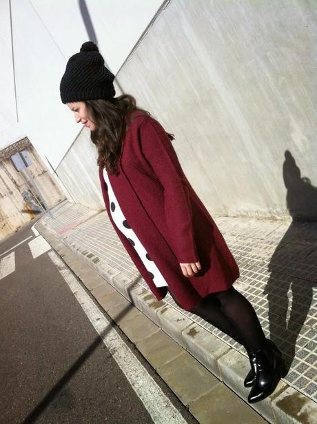 .Lunares y burgundy.