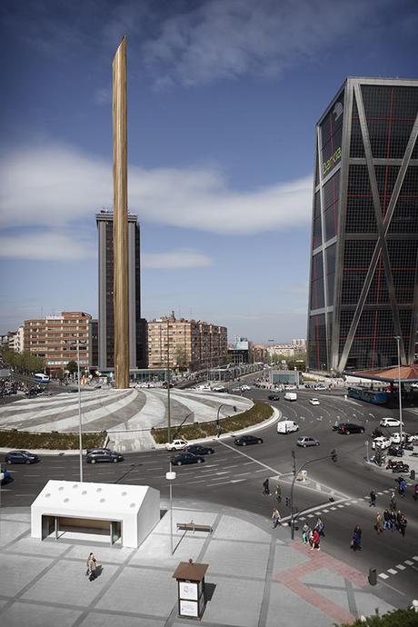 LG Arquitectos diseñan Espacio Gourmet, un quiosco que humaniza la madrileña plaza de Castilla.