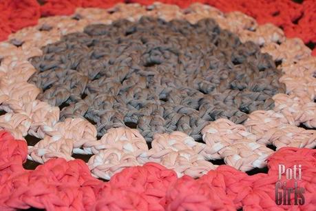 DIY: alfombra de trapillo para tocador hecha a ganchillo