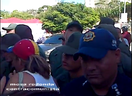 En Venezuela la Gn protege cubanos atacando opositores