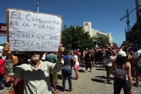 En Venezuela la Gn protege cubanos atacando opositores