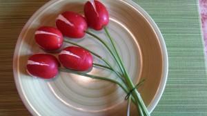 Otra forma pare presentar todo un clasico de la cocina italiana. Queso mozzarella y tomates mejor conocida como caprese.