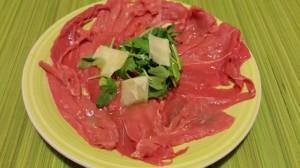 Receta  carpaccio de ternera con una salsa atractiva.