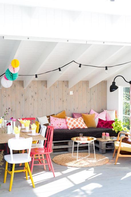 UNA COLORIDA VIVIENDA PARA UN DÍA GRIS