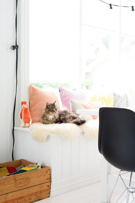 UNA COLORIDA VIVIENDA PARA UN DÍA GRIS