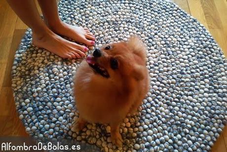 ALFOMBRAS DE BOLAS DE FIELTRO CON UN ORIGEN MUY SOLIDARIO Y ECOLÓGICO ALFOMBRAS DE BOLAS DE FIELTRO CON UN ORIGEN MUY SOLIDARIO Y ECOLÓGICO