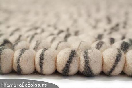 ALFOMBRAS DE BOLAS DE FIELTRO CON UN ORIGEN MUY SOLIDARIO Y ECOLÓGICO ALFOMBRAS DE BOLAS DE FIELTRO CON UN ORIGEN MUY SOLIDARIO Y ECOLÓGICO