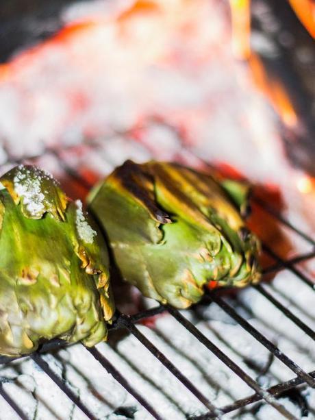 Quick charcoal-grilled artichokes, Alcachofas rápidas a la brasa Monsabor