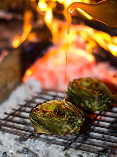 Quick charcoal-grilled artichokes, Alcachofas rápidas a la brasa Monsabor