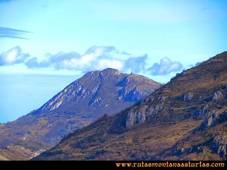 Rutas Montaña Asturias: Vista del pico Mostayal