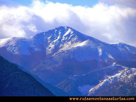 Rutas Montaña Asturias: Vista del pico Ferreirúa