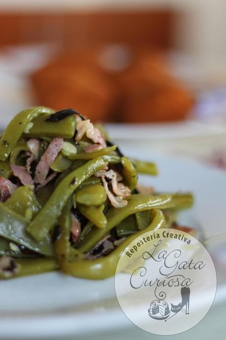 JUDIAS VERDES CON BACON AL PERFUME DE ROMERO