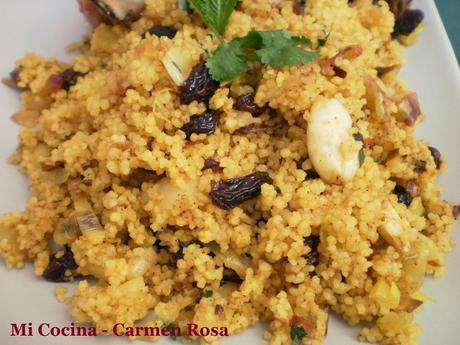 ALCUZCUZ (COUS COUS) CON PASAS, ALMENDRAS Y PIÑONES Y CHULETAS DE CHIVO LECHAL MALAGUEÑO