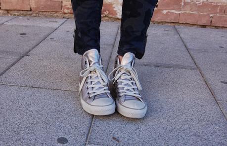 Peluchín & Converse All Star Leather