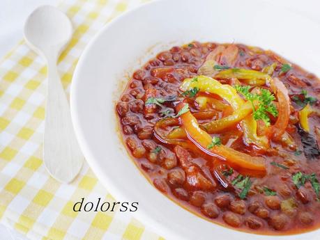 Lentejas rápidas con chorizo y pimientos