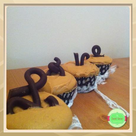 Cupcakes Garrapiñados con caramelo y Chocolate moldeado