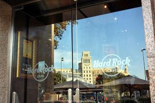 ROMPIENDO TÓPICOS EN EL HARD ROCK CAFÉ BARCELONA