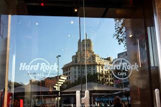 ROMPIENDO TÓPICOS EN EL HARD ROCK CAFÉ BARCELONA