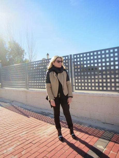 LOOK303-5.2.20148:30CAMEL & BLACK¡¡Hola amigas!!Hoy o...