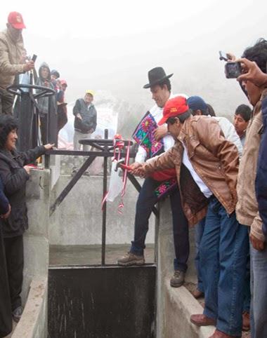 Luego de muchos años: CANAL DE RIEGO  ÑAU ÑACU TRES CRUCES YA ES UNA REALIDAD…