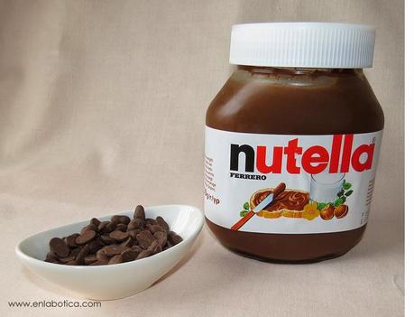 Pan de banana con chispas de chocolate y corazón de nutella