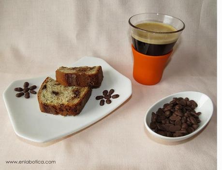 Pan de banana con chispas de chocolate y corazón de nutella