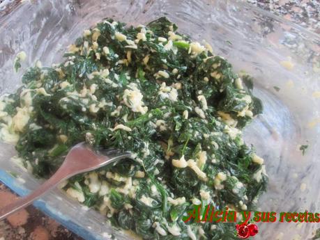 RAVIOLI DE ESPINACAS EN SALSA DE PIQUILLOS