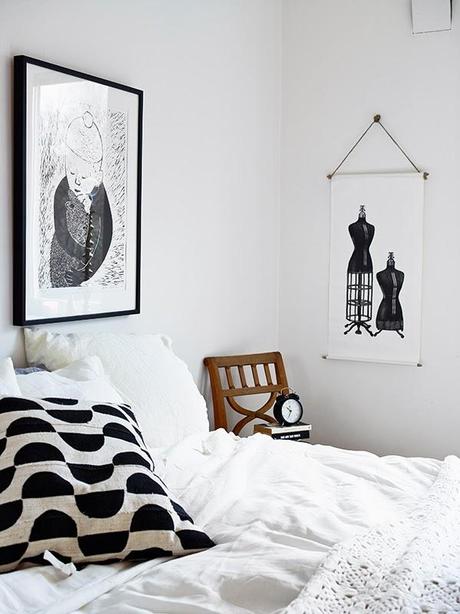 Inspiración y calidez de un dormitorio blanco y negro