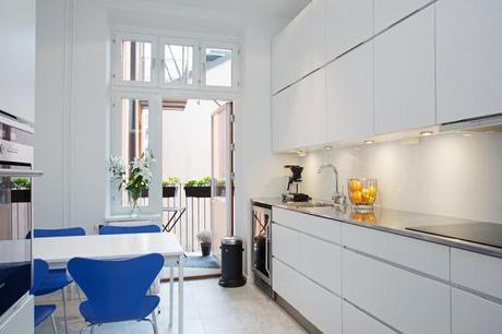 Un interior elegante pisos paises nórdicos pisos grandes decoración estilo nórdico escandinavo decoración nórdica pisos decoración interiores nordica decoración en blanco y madera decoración elegante cocinas blancas modernas blog decoración de interiores 