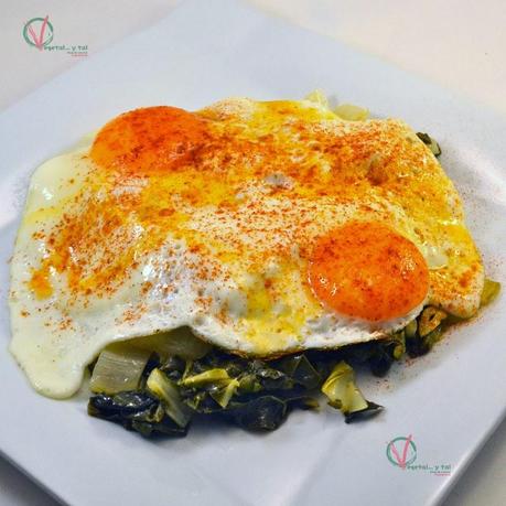 Huevos con acelgas.