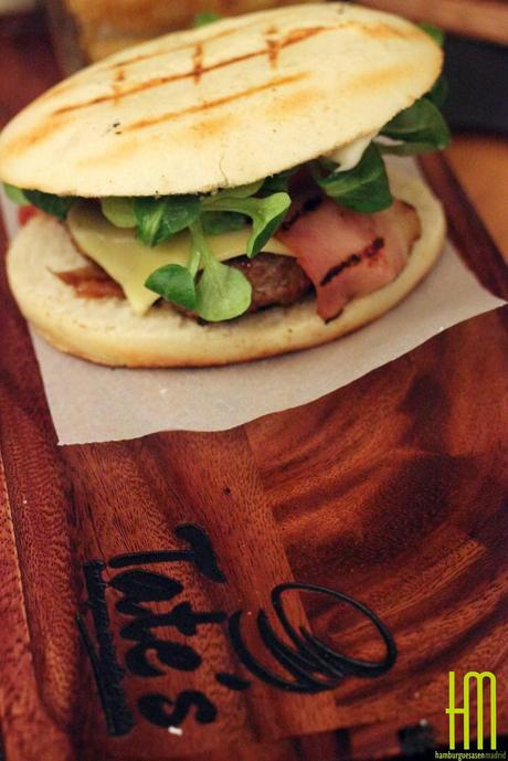 TATE'S MONTECARMELO: Aires renovados y hamburguesas en las que no dejarse el sueldo.