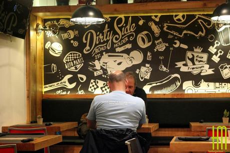 TATE'S MONTECARMELO: Aires renovados y hamburguesas en las que no dejarse el sueldo.