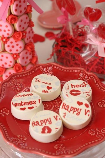 Oreo cubiertas con chocolate blanco y transfers