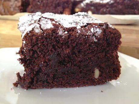 recetas postres fáciles y rápidos recetas modernas chocolate recetas delikatissen recetas chocolate fáciles y rápidas receta de pastel de chocolate jugoso Fudge brownie con almendras brownie intenso de chocolate negro con nueces almendras blog recetas postres nórdicos americanos 