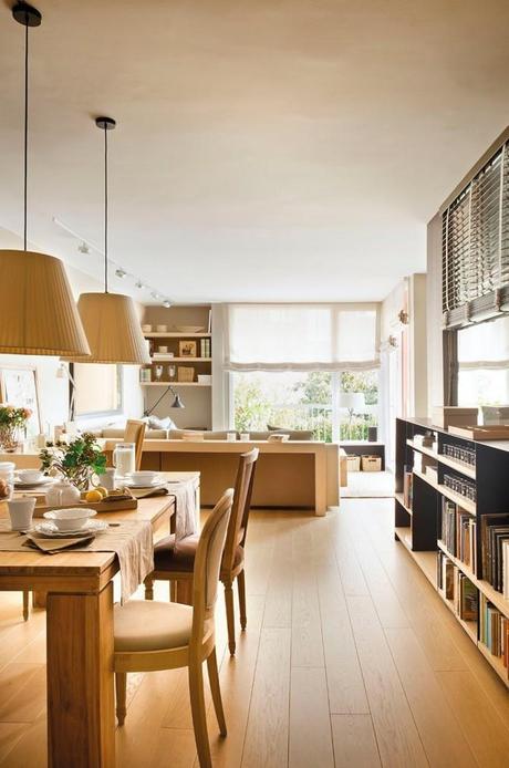 comedor_y_estar_divididos_por_mueble_bajo_tras_el_sofa_847x1280