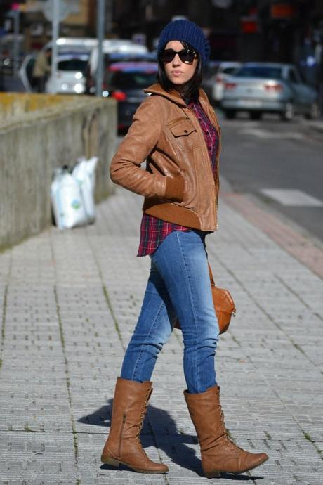 WALK IN COLOR BROWN WALK IN COLOR BROWN