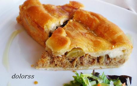 Pastel de carne con manzanas y uvas al Oporto