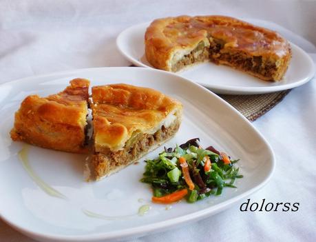 Pastel de carne con manzanas y uvas al Oporto