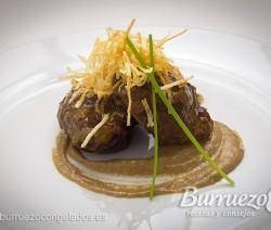 Carrillera de cerdo estofada con setas Receta de carrillera de cerdo con salsa de setas de Burruezo congelados