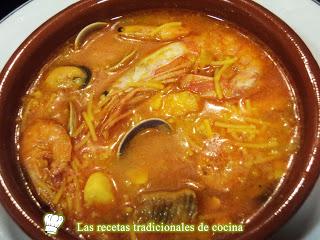 Receta de sopa de marisco con fideos