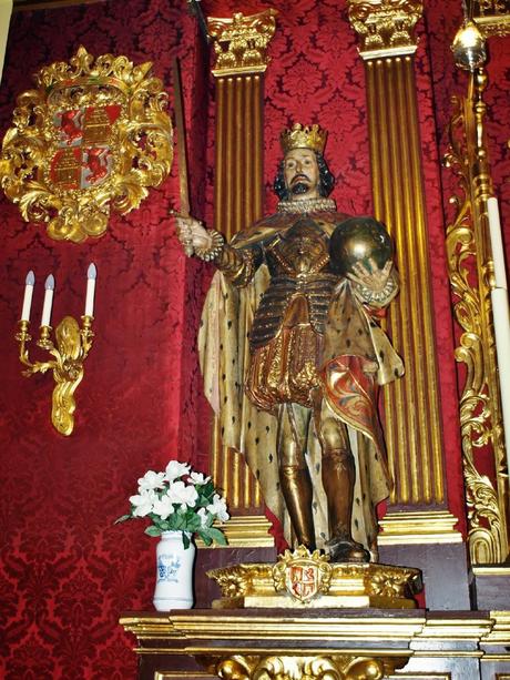 La Iglesia de San Ildefonso (12): el retablo de la Hermandad de los Satres.