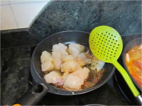 RAPE CON CARABINEROS Y LANGOSTINOS EN SALSA A LA AMERICANA