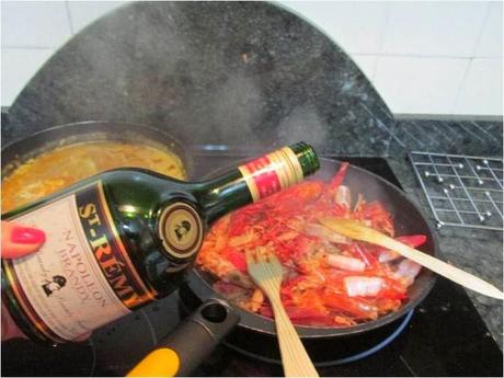 RAPE CON CARABINEROS Y LANGOSTINOS EN SALSA A LA AMERICANA