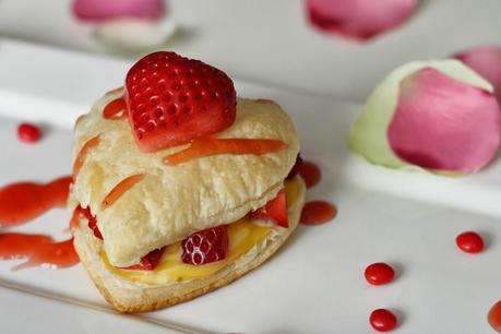 TARTITAS DE HOJALDRE  DÍA DE LOS ENAMORADOS MUY MUY FÁCIL.