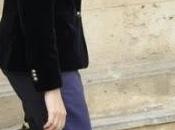 Infanta Cristina Juzgado chaqueta terciopelo, camisa blanca bolso Coach