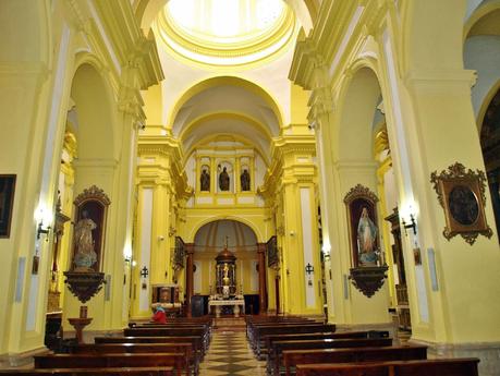 La Iglesia de San Ildefonso (15): las pilastras.