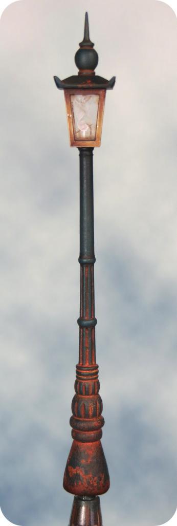 Sproket's Small World: A step-by-step guide to painting rusty iron.